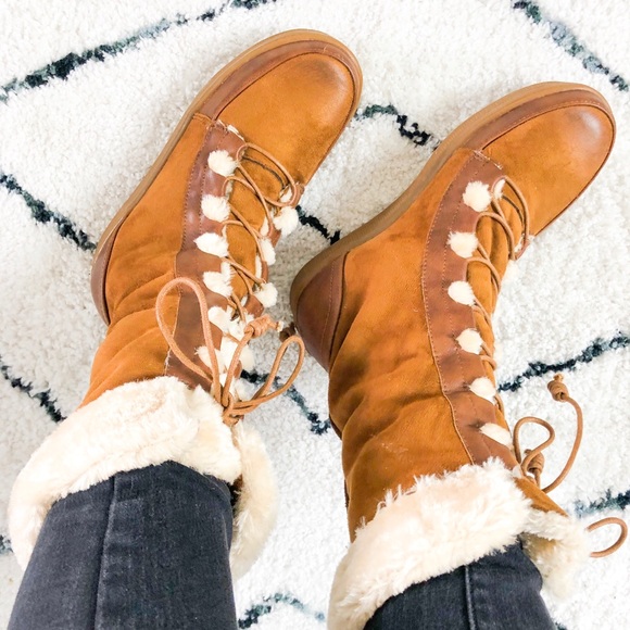 LAST 2// Vintage Lace Up Ski Snow Winter Boot - Picture 3 of 7